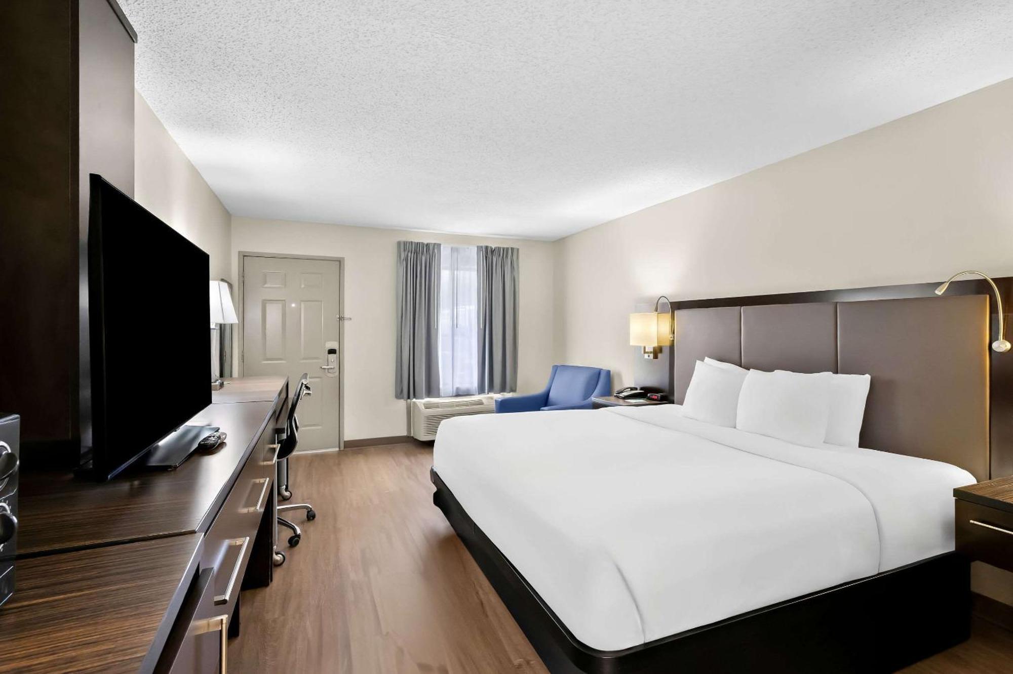 Quality Inn & Suites Monticello Exterior photo