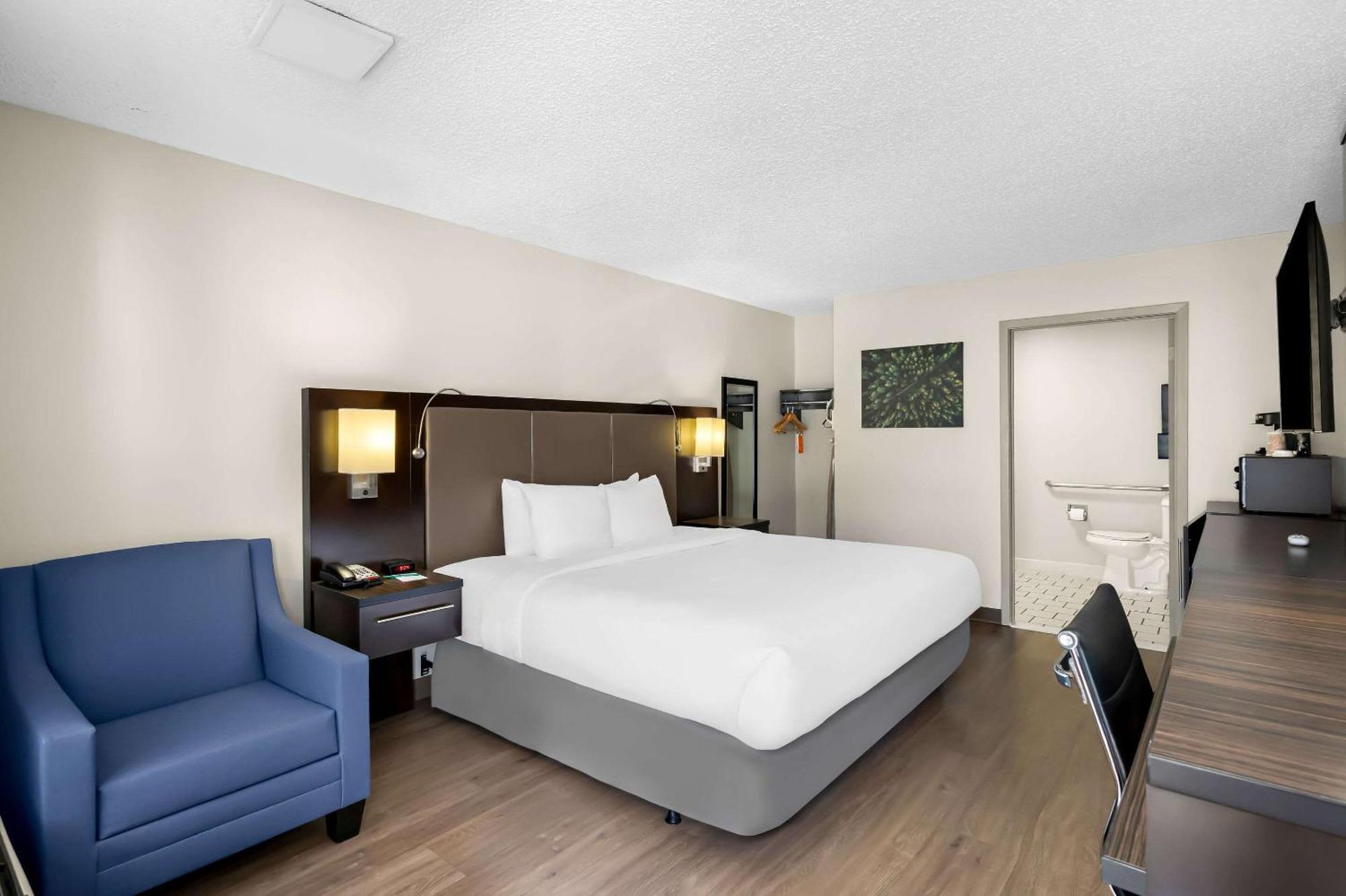 Quality Inn & Suites Monticello Exterior photo